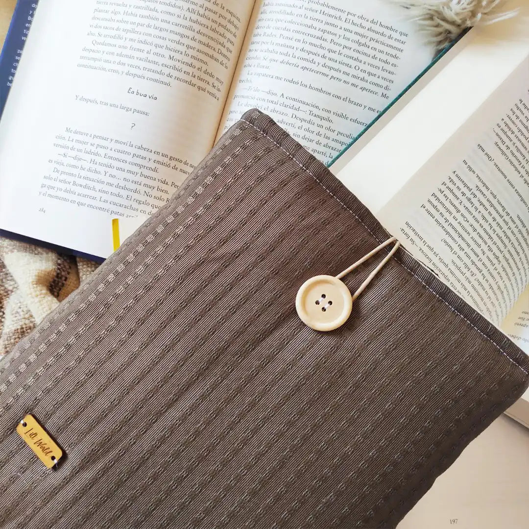 funda literaria color chocolate para libros