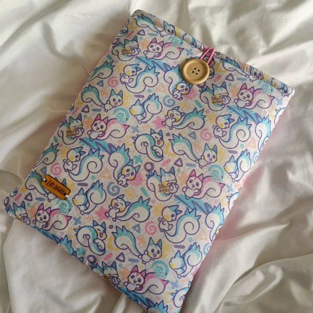 Funda acolchada para libro y Kindle con diseño de Pachirisu, Pokémon. Protección ligera con cierre de botón y tela de algodón.