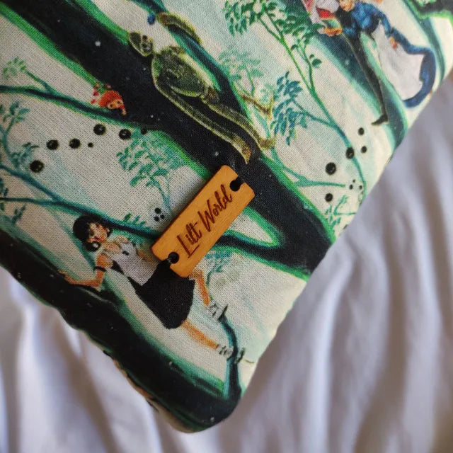 Funda de tela hecha a mano inspirada en Studio Ghibli - Accesorio perfecto para lectores y coleccionistas