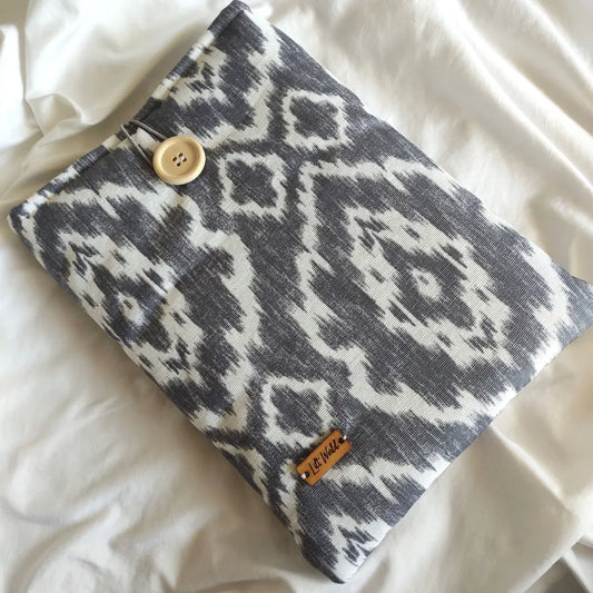 Funda de tela para libro en mosaico gris y blanco