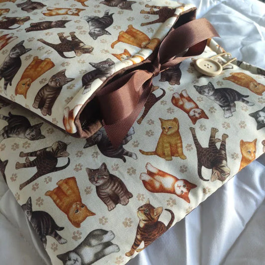 Funda libro gatos