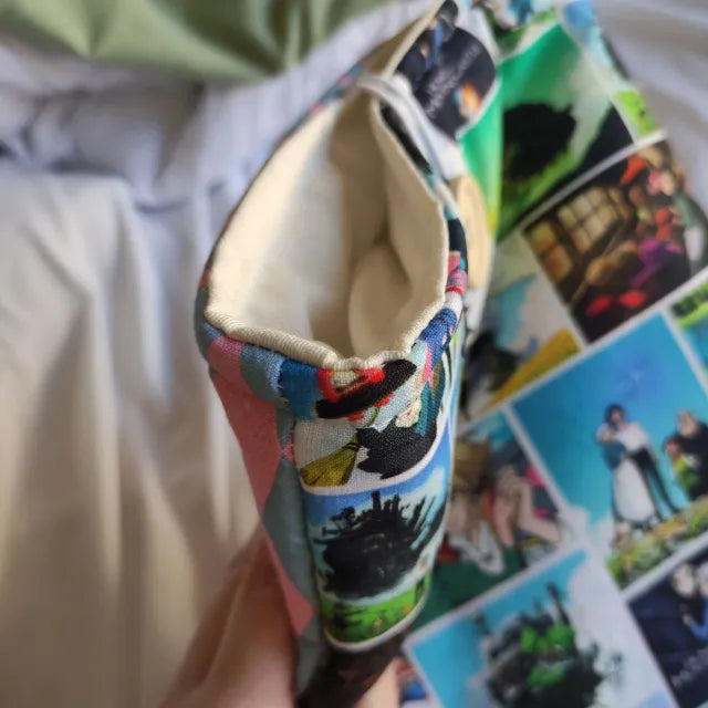 Funda acolchada de El Castillo Ambulante para proteger libros y eReaders - Diseño exclusivo para fans de Ghibli