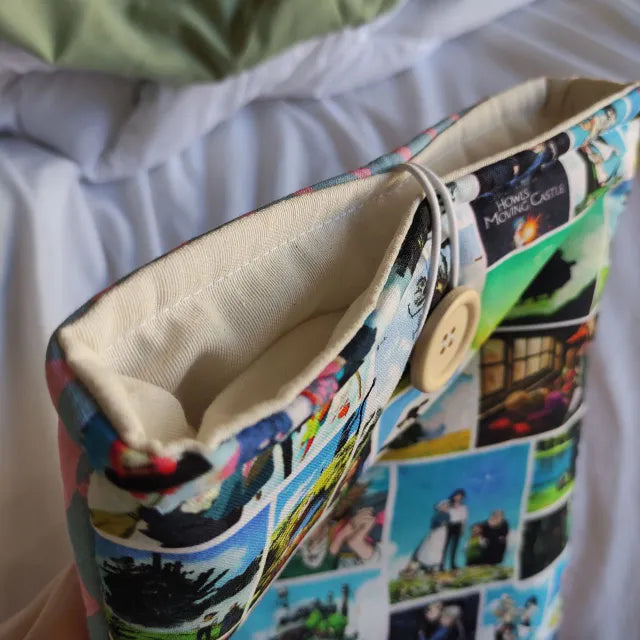 Funda hecha a mano con estampado de El Castillo Ambulante - Compatible con Kindle y otros eReaders