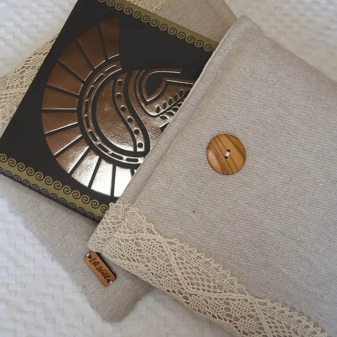 Funda de tela beige para libro