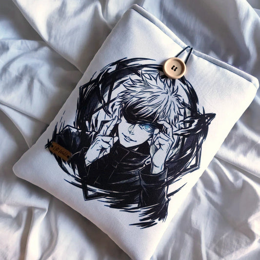Funda acolchada Gojo Púrpura para libro y Kindle, con ilustración de cabello blanco, estampado negro y botón de madera.