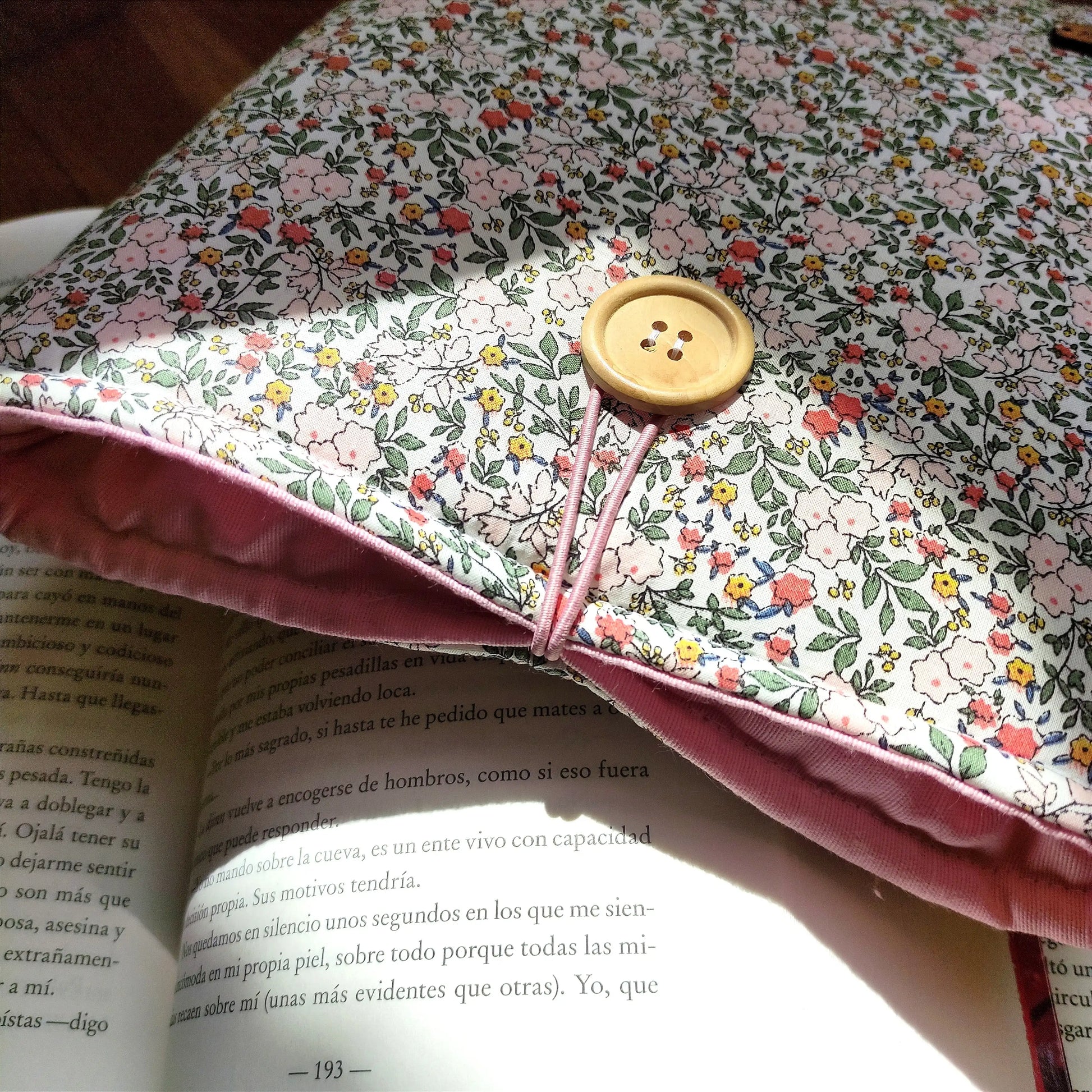 funda para libro Evangeline, con flores, funda de tela para libros