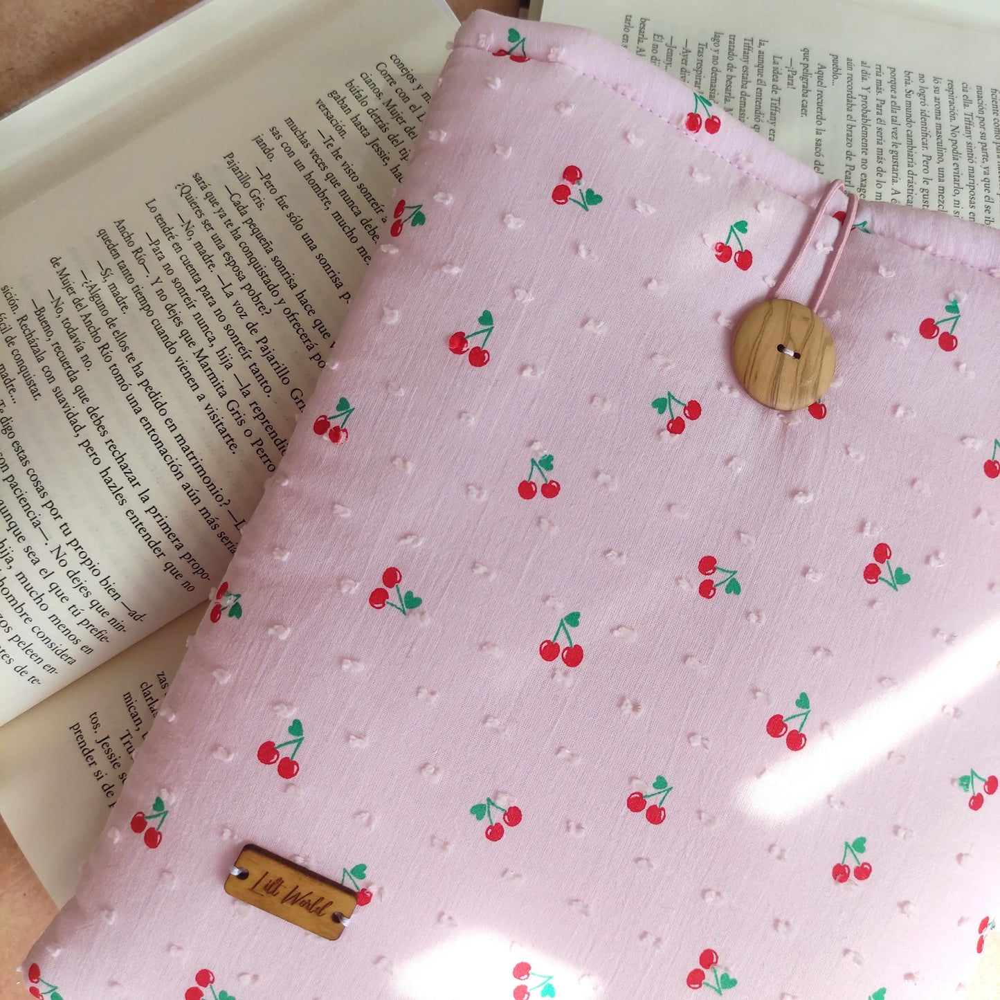 Funda para libro Sweet Cherry de Lilt World Shop