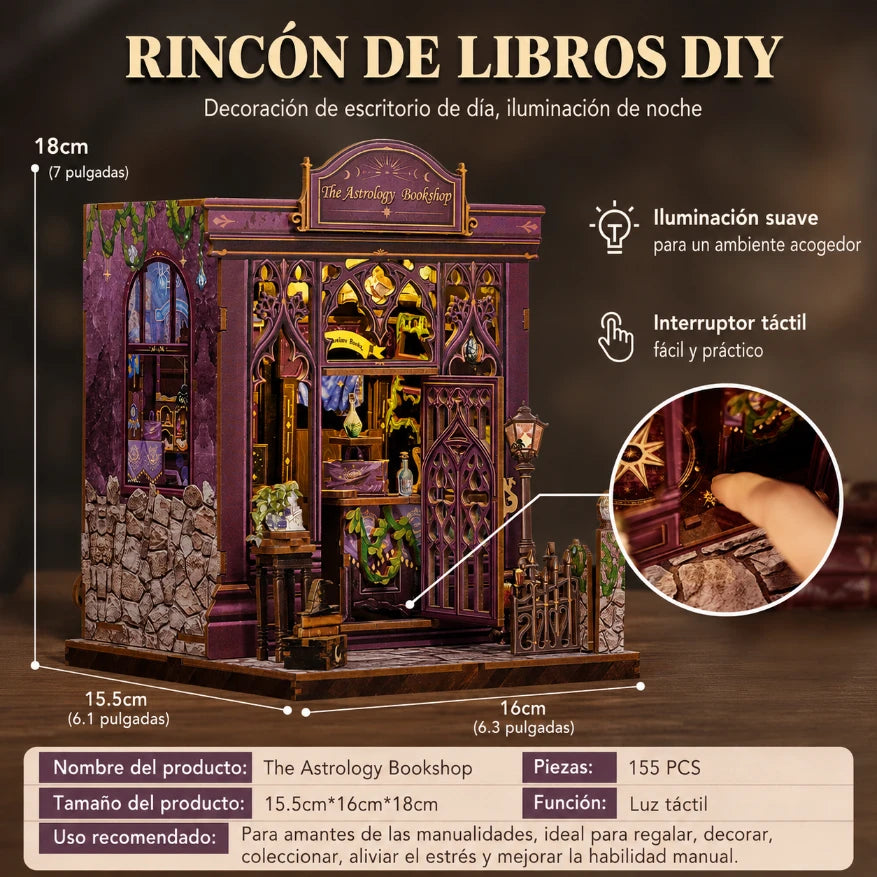 Vista completa del Book Nook The Astrology Bookshop terminado y encendido, mostrando su fachada morada de estilo gótico y místico.