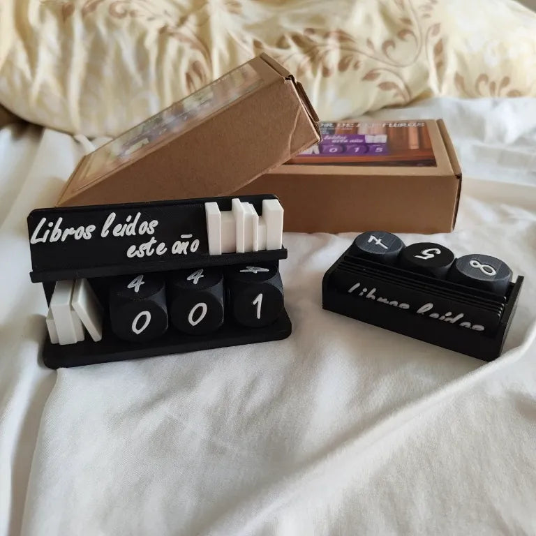 contador de lecturas con carteles de libros y mangas intercambiables