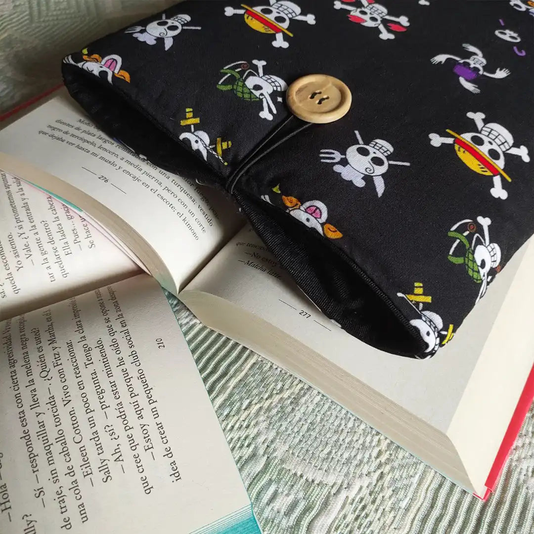 Funda protectora para ebook hecha a mano en algodón