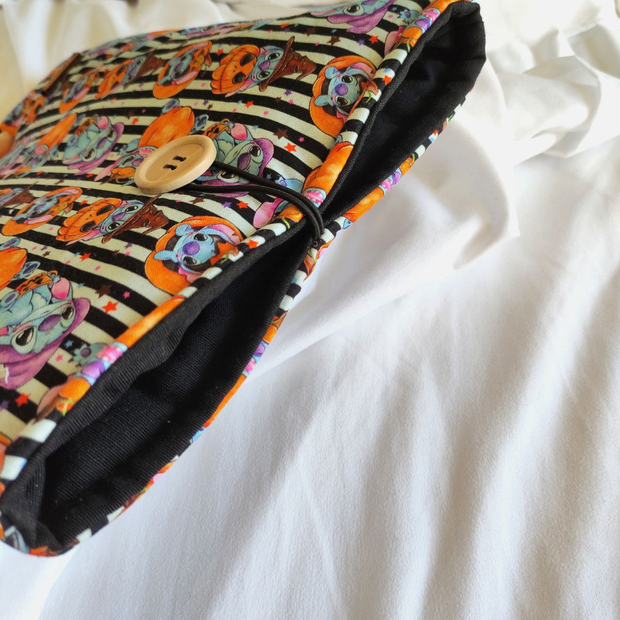 Funda protectora para ebook con estilo festivo y terrorífico