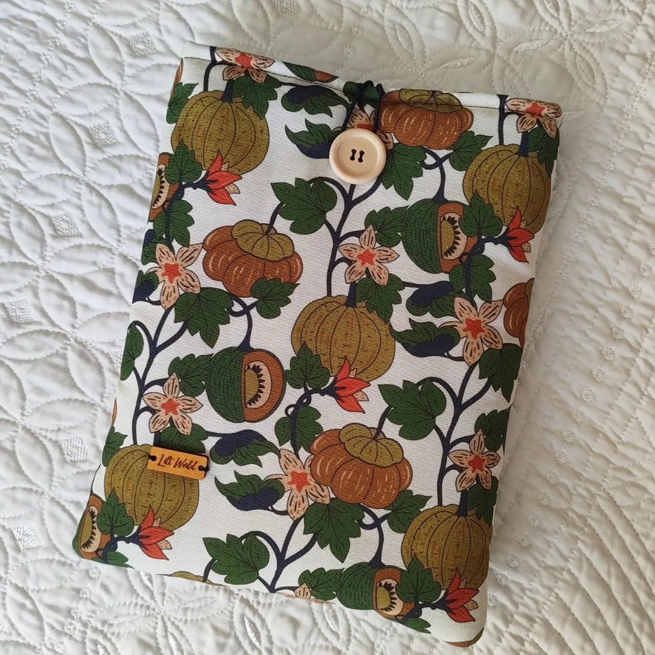funda para libro y kindle con diseño de calabazas y flores otoñales