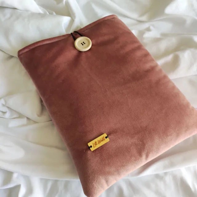 funda de tela de terciopelo rosa para libro y kindle