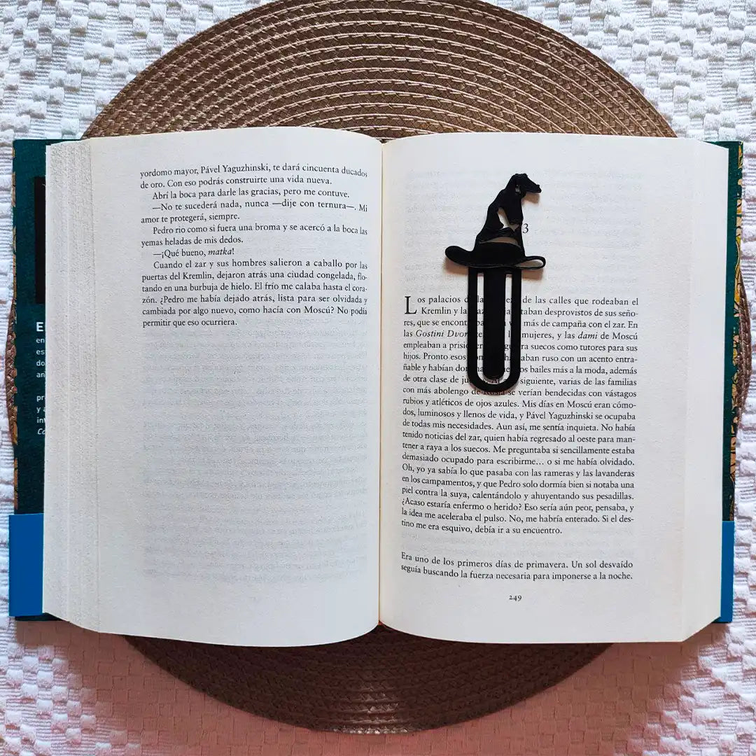 Marcapáginas tipo clip Sombrero Seleccionador en plástico biodegradable para libro