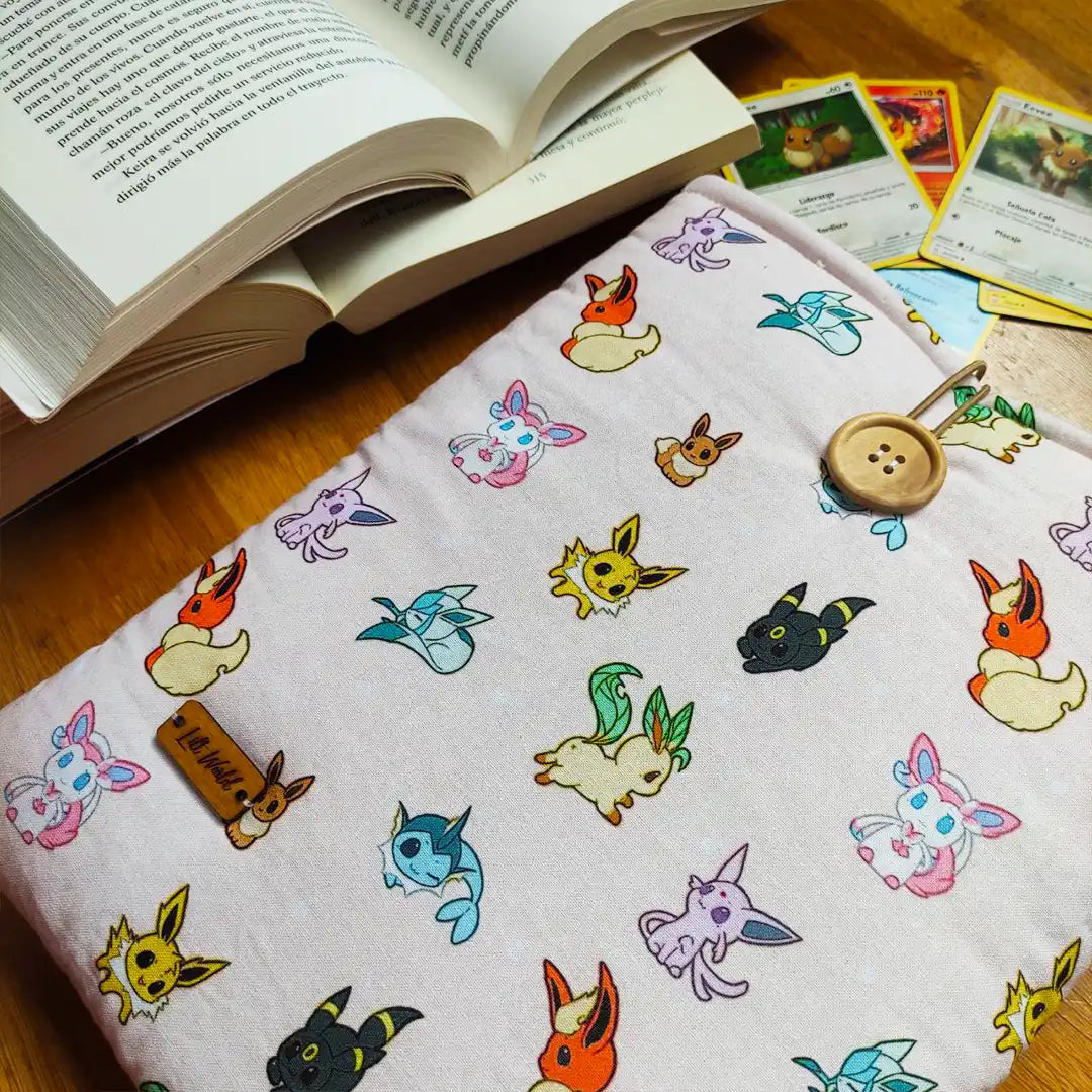 Funda de tela para libro y libro electrónico del Pokémon Eevee