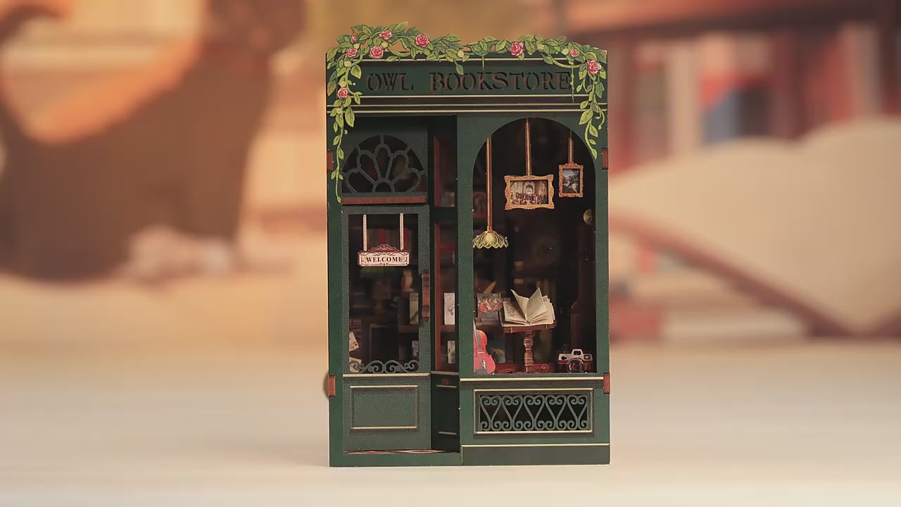 Vídeo demostrativo del proceso de montaje paso a paso y del funcionamiento de la iluminación LED del Book Nook Owl Bookstore terminado.