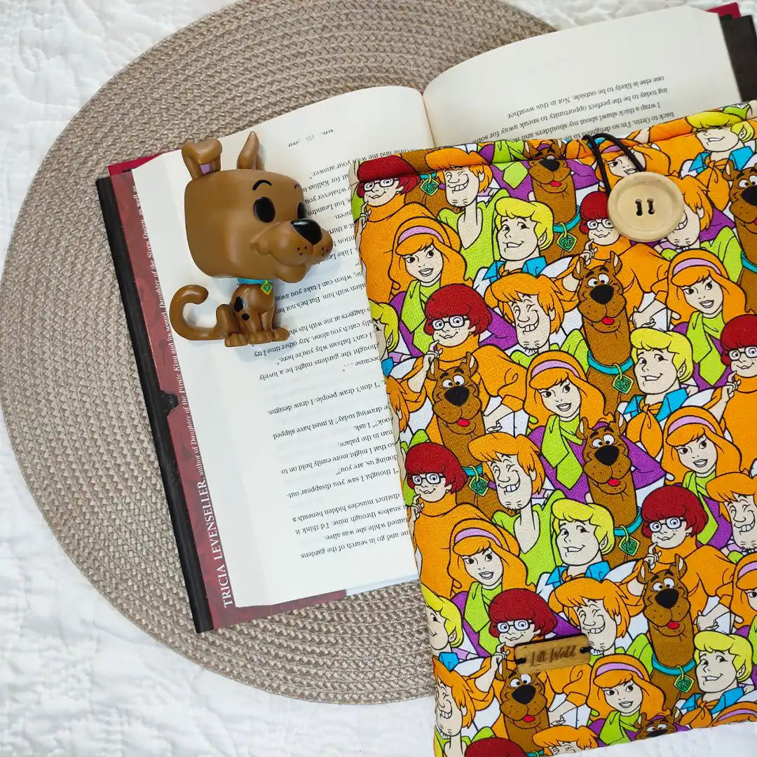 funda para libro de scooby doo